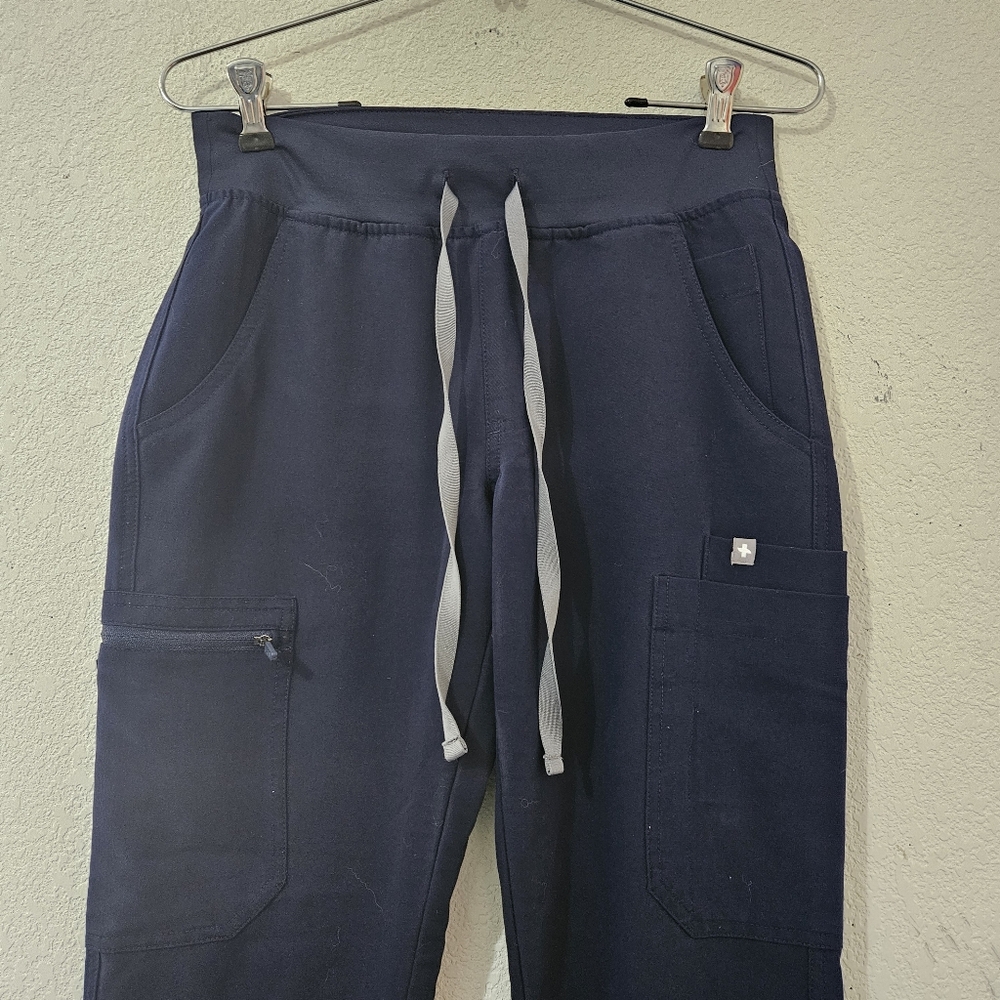 Figs scrub pant, women size XSP navy blue